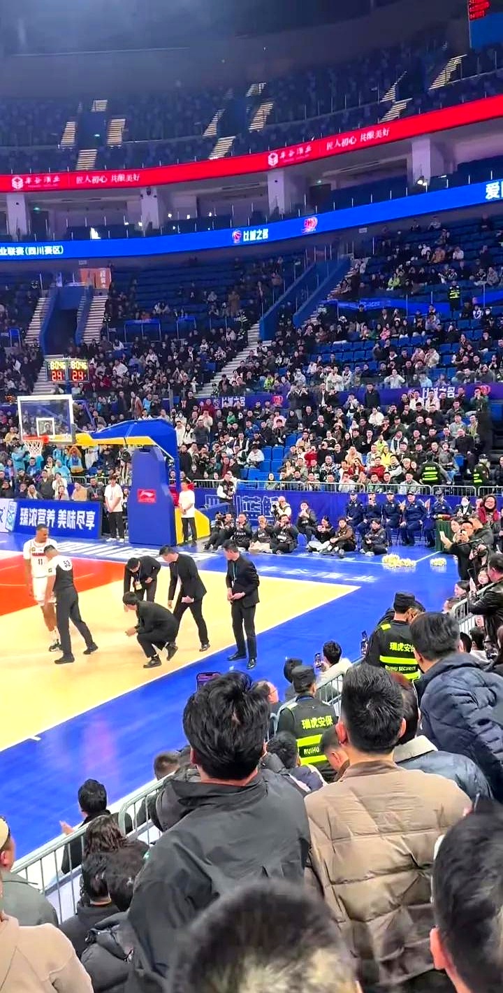 开元棋牌官方网站-包含人气球星赛场发光，助队士气高涨的词条